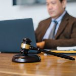 Litiges commerciaux : pourquoi faire appel à un avocat pénal affaires ?
